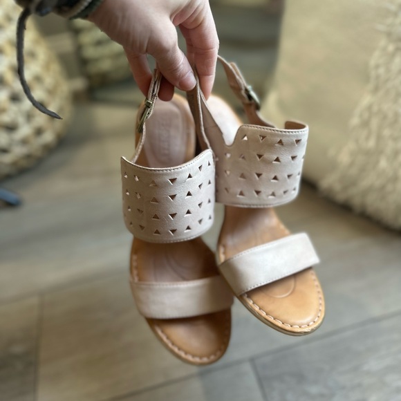 BORN Leather Havannah Stacked Heels | Womens Size 9 - Picture 5 of 6